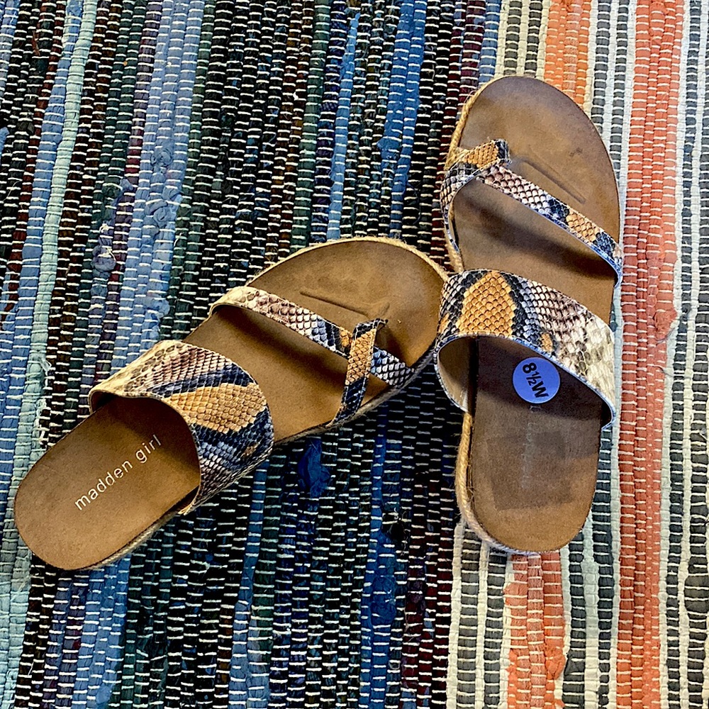 Madden Girl Snakeskin Platform Sandals sz 8.5